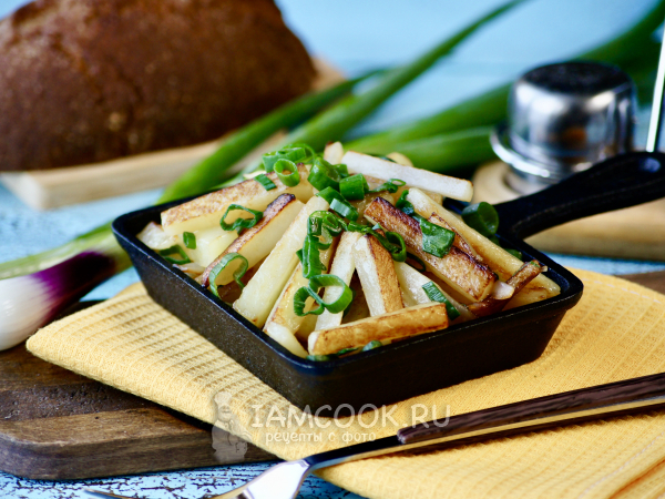 Жареная картошка с мясом на сковороде с луком рецепт с фото пошагово