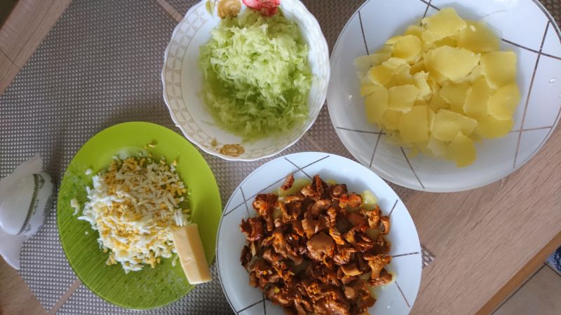 Салат с лисичками жареными рецепты с фото простые и вкусные