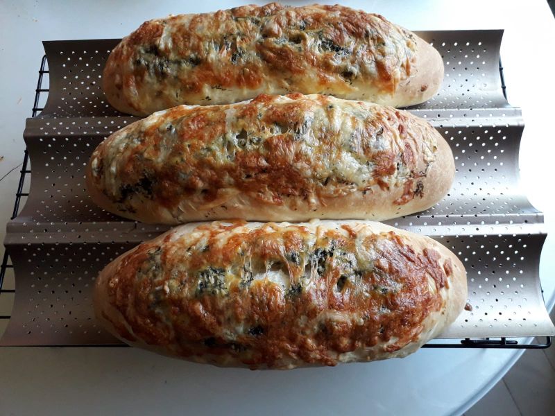 Багет с сыром и чесноком в духовке — рецепт с фото пошагово