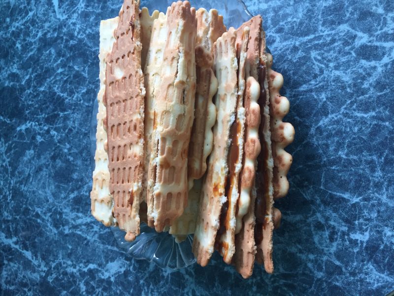 Вафельные трубочки со сгущенкой, рецепт с фото