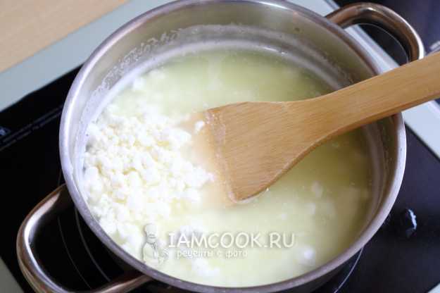 Как приготовить домашний сыр с дырками всего из двух ингредиентов (видео)