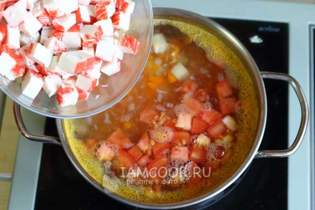 Суп с крабовыми палочками - рецепт для быстрого низкокалорийного обеда