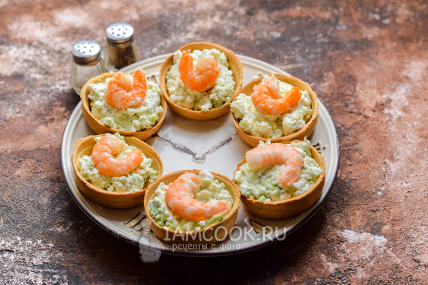 Тарталетки с творожным сыром, авокадо и креветками — рецепт с фото пошагово