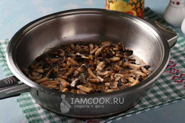 Как приготовить рецепт Свинина с грибами и ананасами