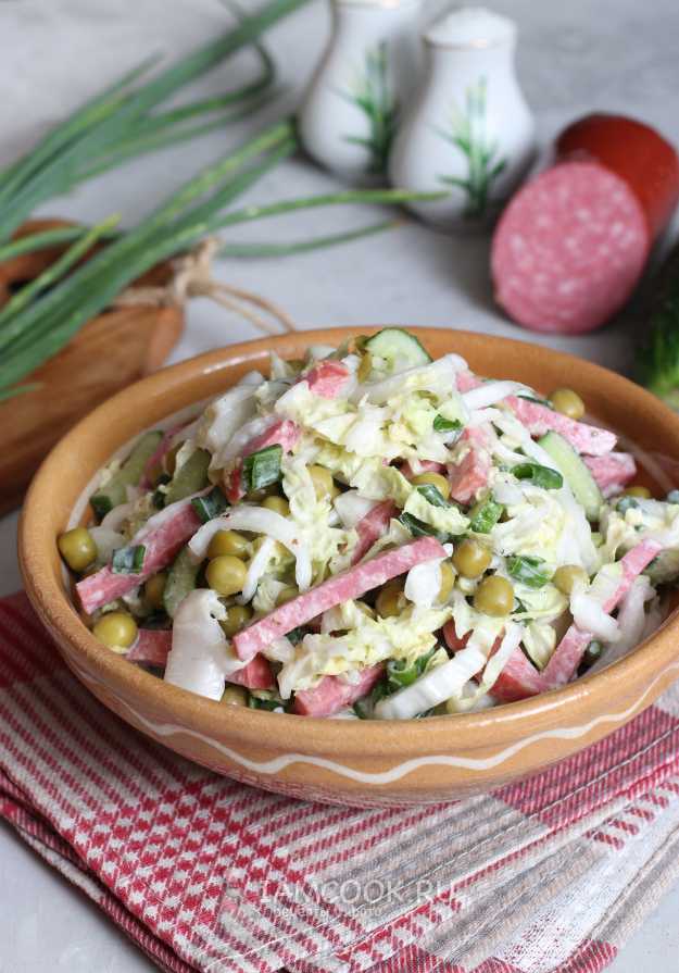 Как приготовить салат с ветчиной и грибами с капустой, рецепты