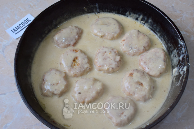 Куриные тефтели в сливочном соусе на сковороде — рецепт с фото пошагово