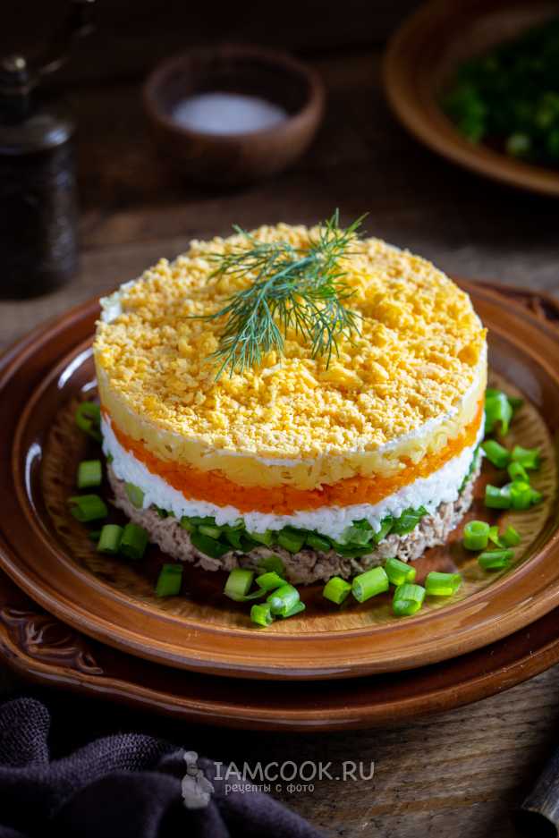 Постный салат Мимоза с консервированной кукурузой и грибами