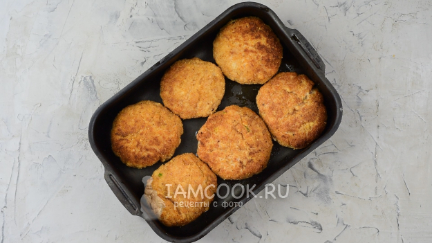 Куриные зразы с яйцом и луком в духовке