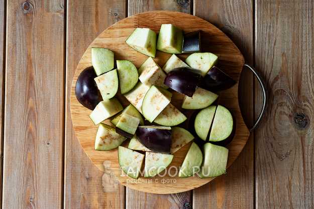 Бабушка-блогер поделилась с тюменцами рецептом вкусного салата из баклажанов