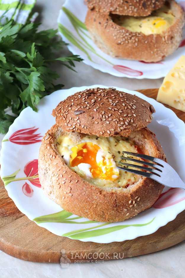 Горячие булочки с яйцом и сыром рецепт с фото