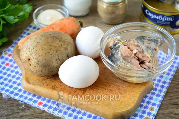 Мимоза со скумбрией: яркий и необычный салат на новый лад