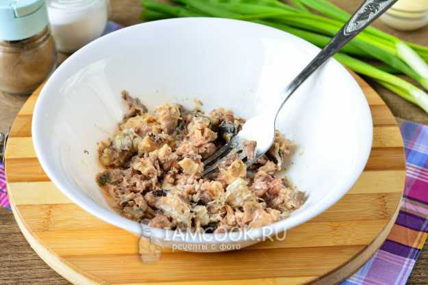 Рыбный салат из консервов с картошкой рецепт