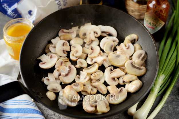 Фунчоза с креветками и грибами