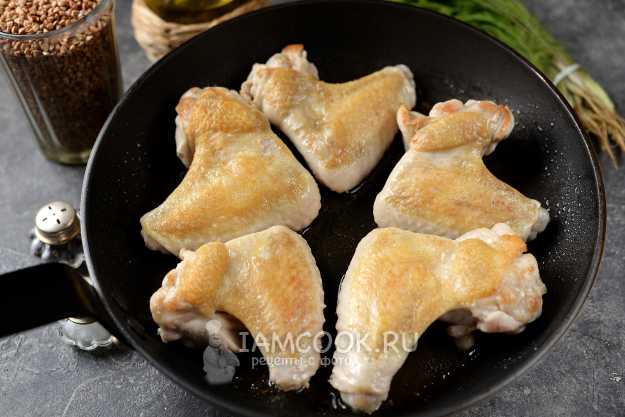 Куриные голени с гречкой в духовке