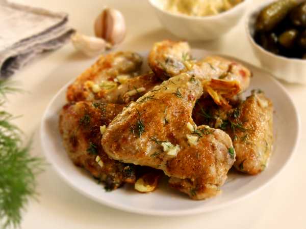 Рецепт: Курица жареная с чесноком и майонезом - на сковороде
