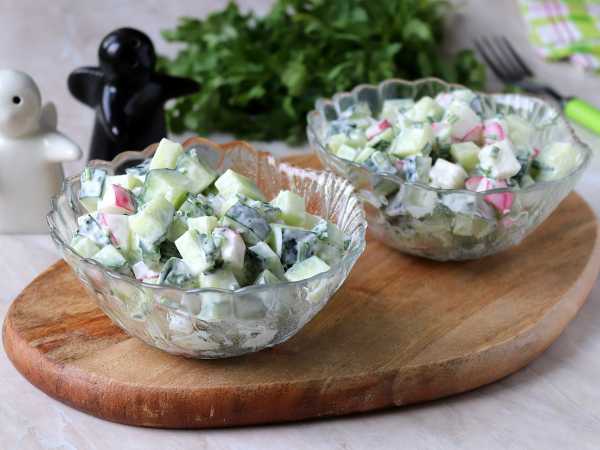 Салат из зелени и овощей