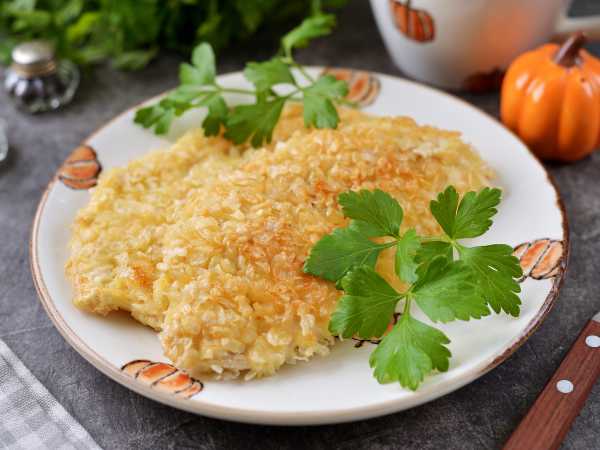 Куриное филе в рисовых хлопьях на сковороде — рецепт с фото пошагово