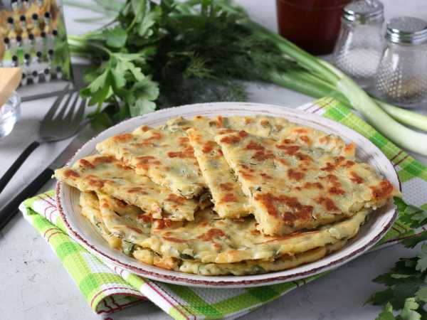 Будет вкусно: рецепт хачапури с творогом и яйцом на сковороде