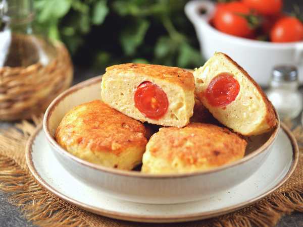 Как приготовить Котлеты с беконом, помидорами и сыром в духовке просто рецепт пошаговый