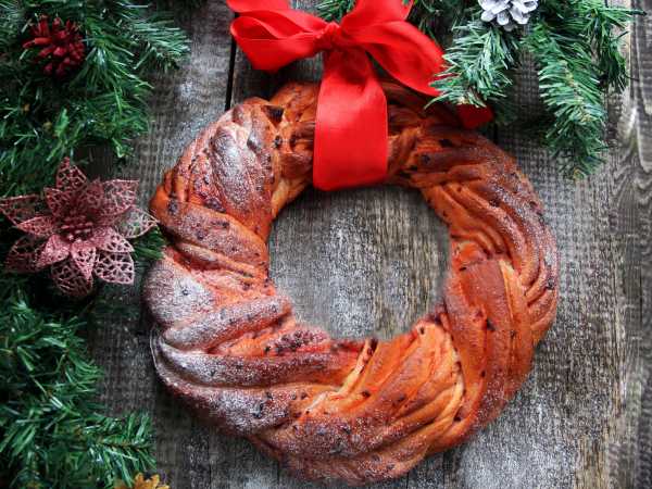 Рецепт Рождественского венка с корицей и орехами