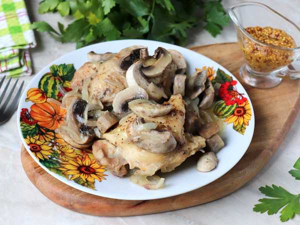 Филе куриное с грибами в сливочно-сырном соусе