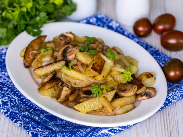 Рецепт жареного картофеля с грибами и луком: приготовьте вкусное блюдо дома
