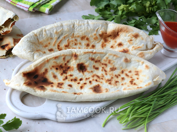 Армянские лепешки с сыром и зеленью
