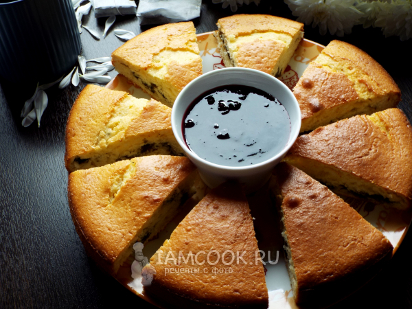 Заливной пирог со сладкой начинкой из щавеля, рецепт с фото