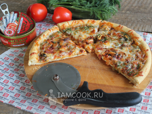 Пицца с килькой в томатном соусе — рецепт с фото пошагово