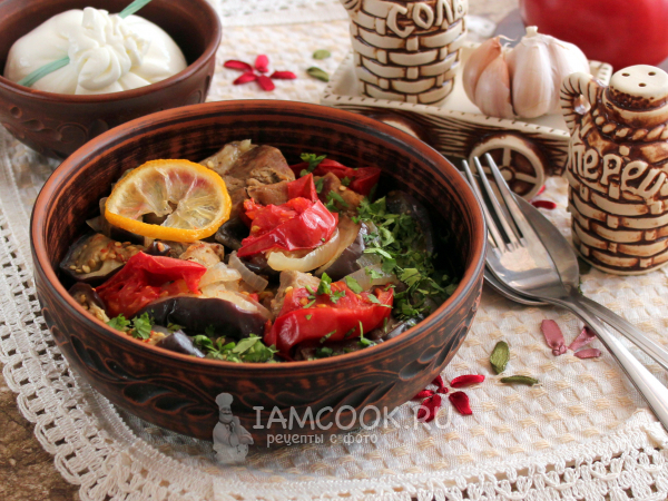 Тушеная баранина с баклажанами и помидорами, рецепт с фото