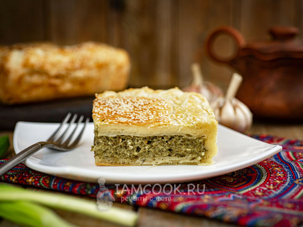 Пирог с творогом и шпинатом (из слоеного теста), рецепт с фото