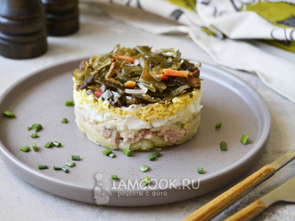 Салат из морской капусты и печени трески, рецепт с фото
