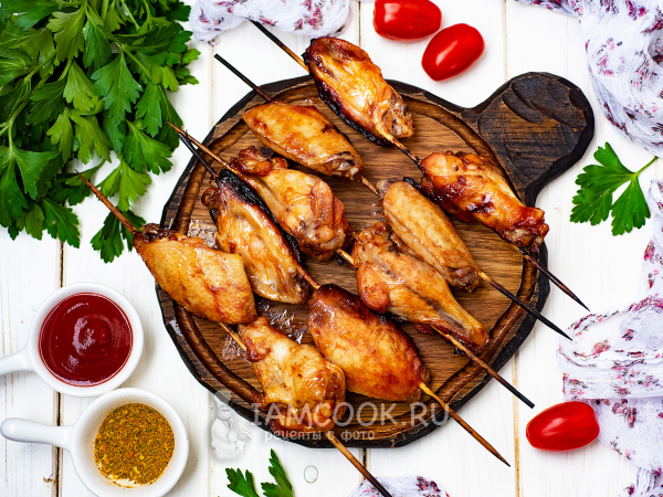 10 крутых способов приготовить куриные крылышки в духовке и на сковороде - Лайфхакер
