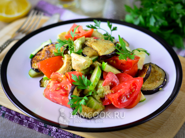 Салат с баклажанами и авокадо, рецепт с фото