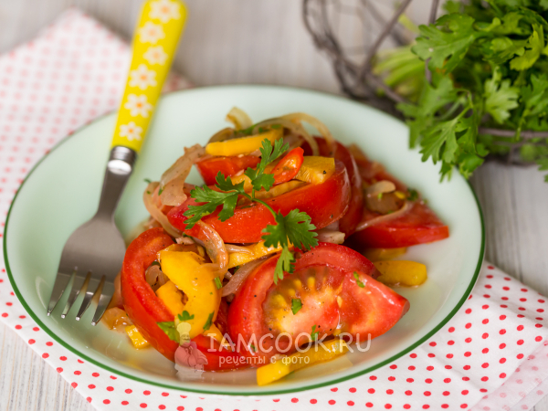 Салат из помидоров с жареным луком, рецепт с фото