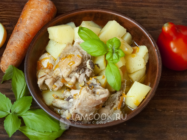 Курица с картошкой в мультиварке Редмонд — рецепт с фото пошагово