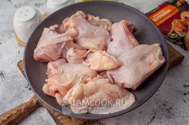 Как можно вкусно приготовить куриные бедра в микроволновке