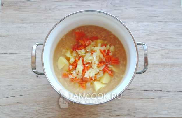 Рецепт Гороховый суп с колбасой. Калорийность, химический состав и пищевая ценность.