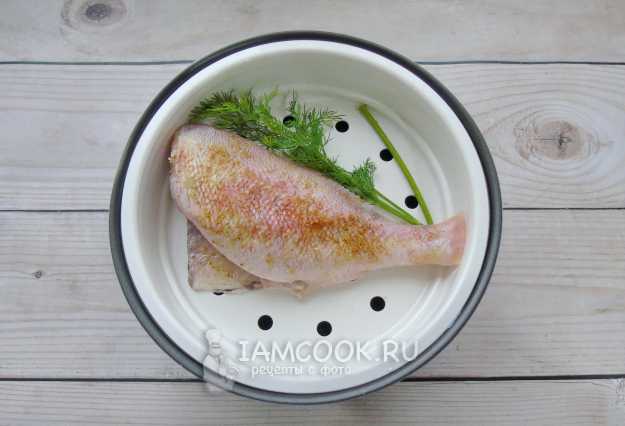 Рецепт филе морского окуня с пекинской капустой в пароварке