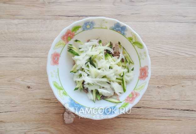 Салат с зеленым горошком