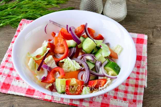 Греческий салат из пекинской капусты с куриной грудкой рецепт с фото пошагово - апекс124.рф