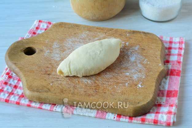 Пирожки с мясом в духовке из дрожжевого теста