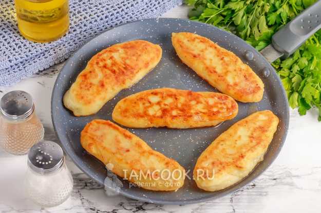 Картофельные палочки с сыром в духовке