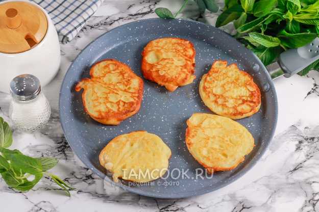 Сырники из творога и сметаны на сковороде