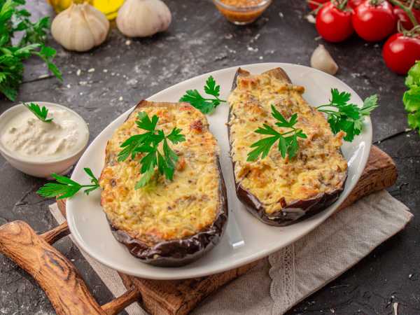 Рецепт баклажанов в духовке с помидорами, сыром, чесноком и майонезом