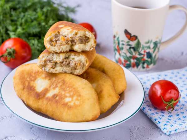 Пирожки с мясом и картошкой - рецепт с фото пошагово