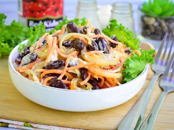 Рецепт: Салат с корейской морковью - фасолью и огурцом