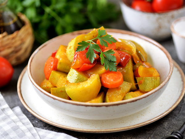 Тушеные кабачки с овощами в духовке, рецепт с фото