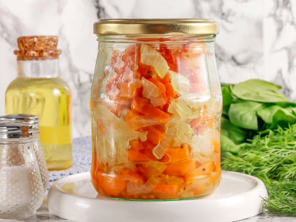 Морковный салат с луком на зиму, рецепт с фото