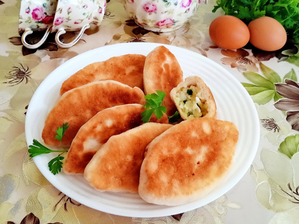 Пирожки с рисом и яйцом жареные - пошаговый рецепт с фото на luchistii-sudak.ru